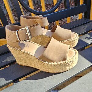 MICHAEL BY MICHAEL SHANNON Giulia Wedge Sandal Taupe Womens Sz 6